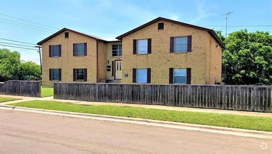Building Photo - 1701 Kirk Ave