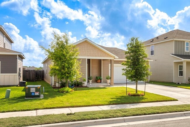 Building Photo - 121 Rubrum Rd