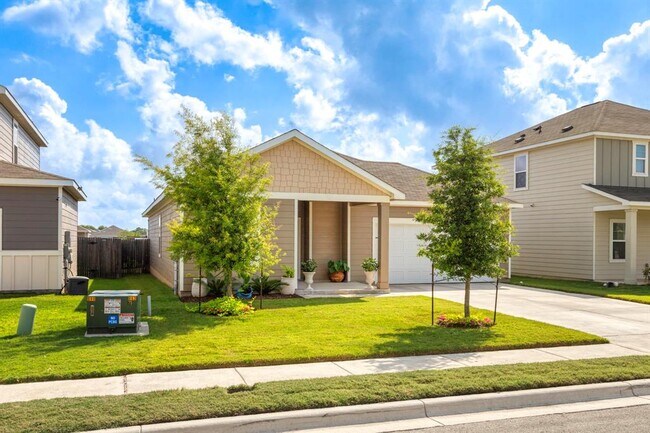 Foto del edificio - 121 Rubrum Rd