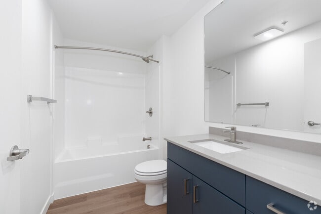Studio - 460SF - Bathroom - Paceline