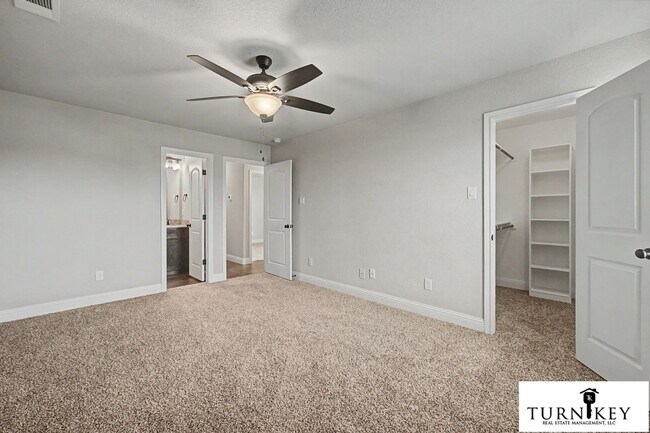 Building Photo - 141-143 Crossbow Ct.