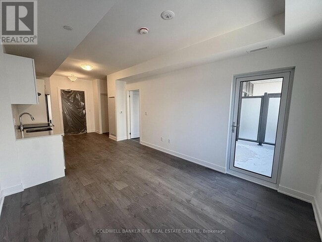 Building Photo - 705 Davis Dr