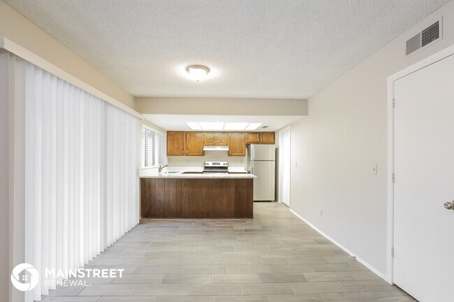 Building Photo - 3912 W Pershing Ave