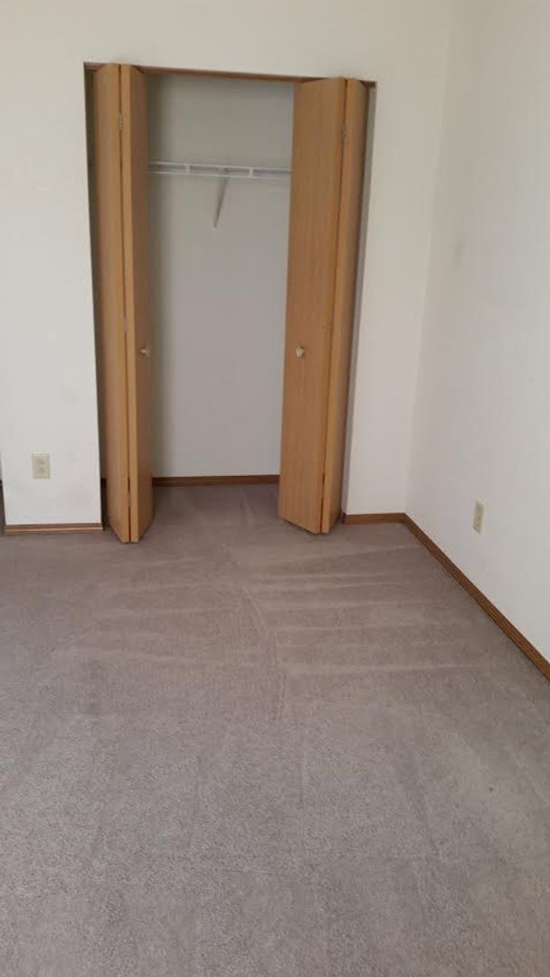 Building Photo - Maquoketa Townhome