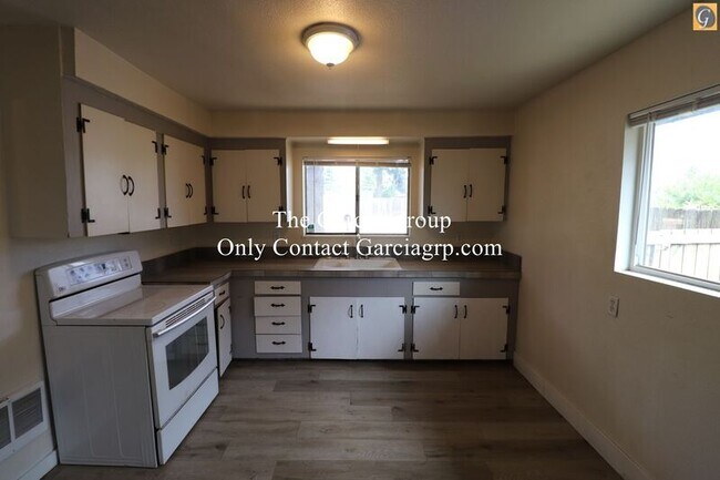 Foto del edificio - 7044 SE Harney St