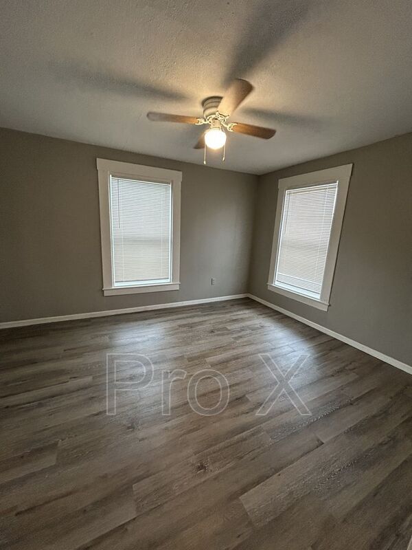 Foto del edificio - 1409 S Broadway St