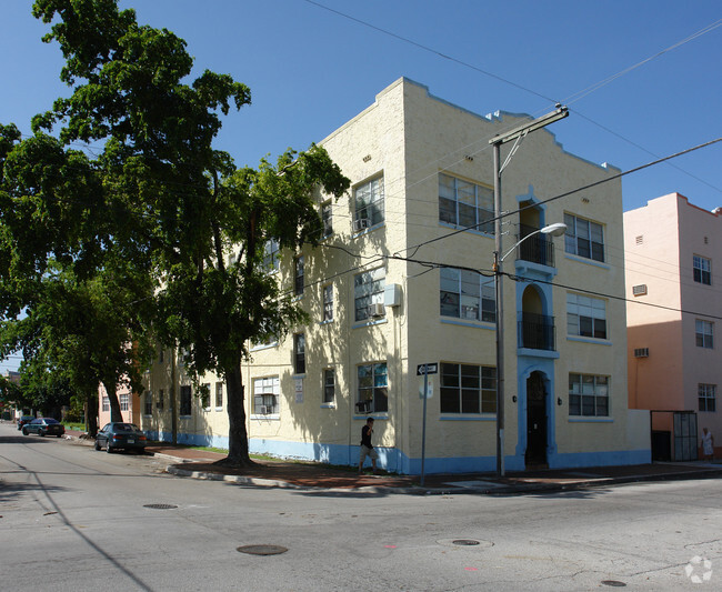 Building Photo - Earl Apartments