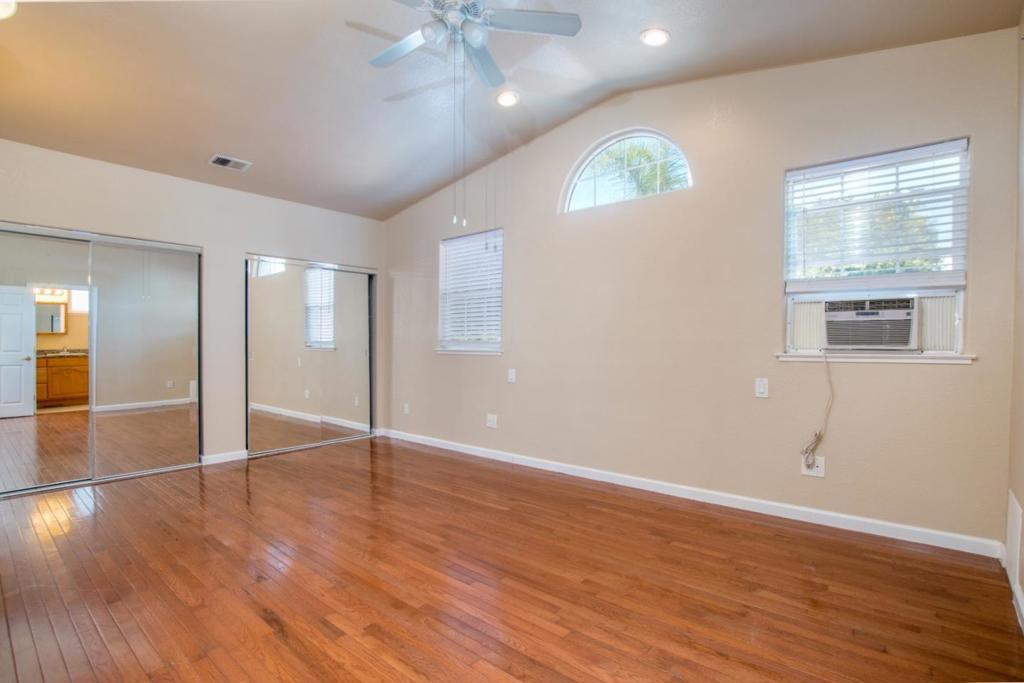 Primary Photo - 2690 Peartree Ln