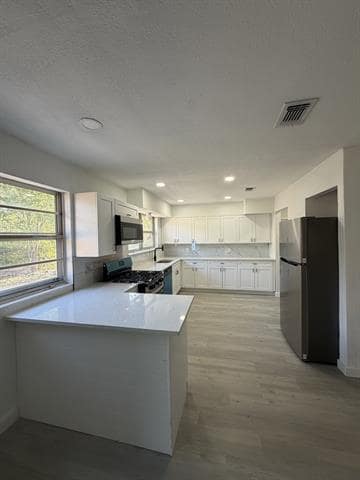 Building Photo - 806 S Atkerson Ln