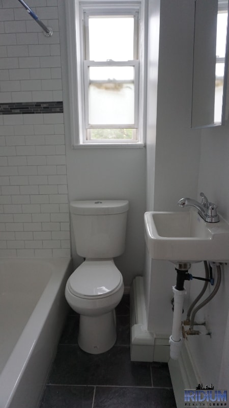 Building Photo - 445 N 5th St