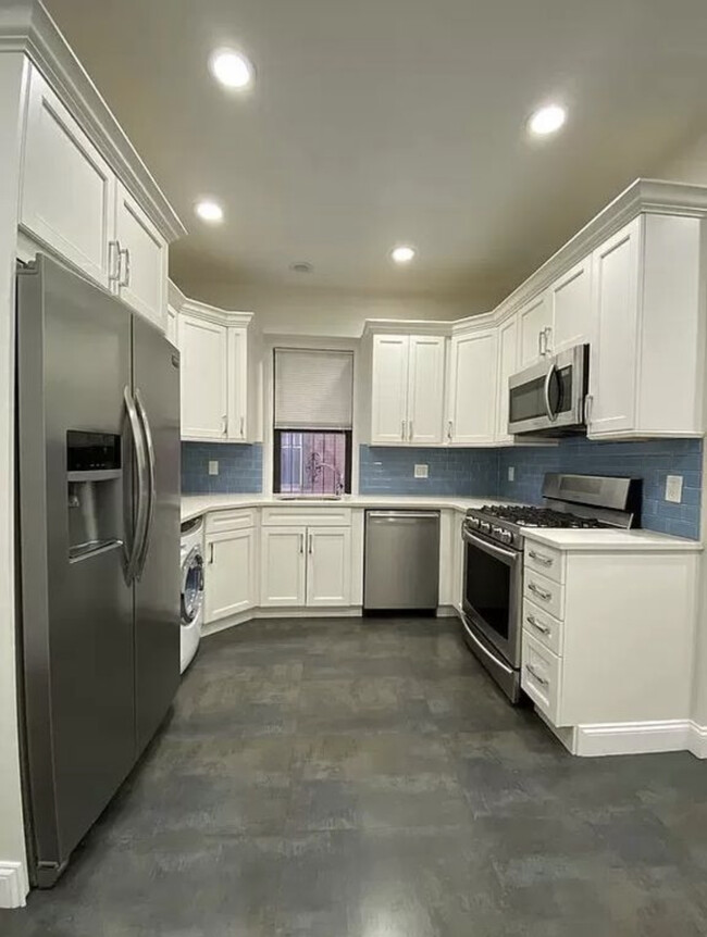 Building Photo - 2523 41st St