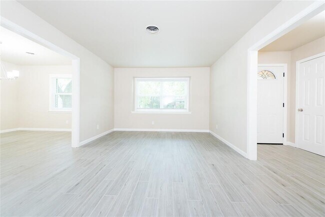 Building Photo - 4955 Wigton Dr
