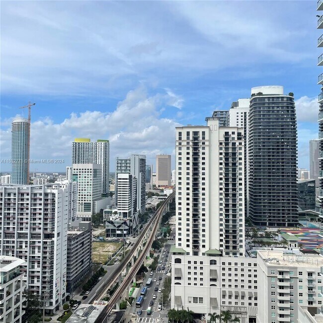 Foto del edificio - 79 SW 12th St