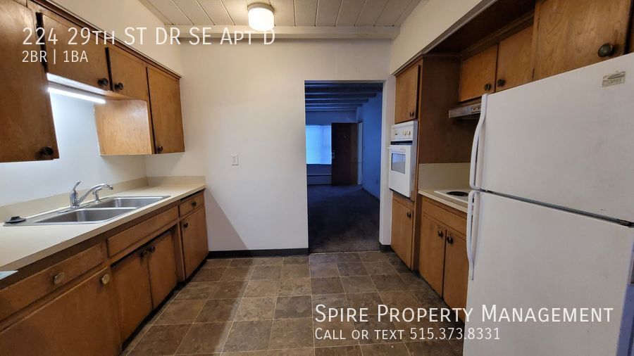 Primary Photo - 2bedroom 1 bath Great SE location off 1st ...