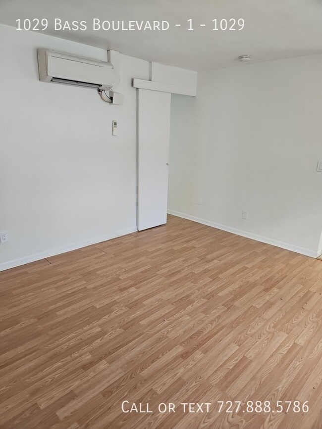 Foto del edificio - 1029 Bass Blvd