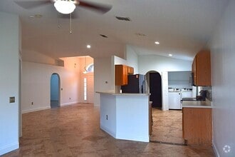 Building Photo - 426 Fairfield Dr