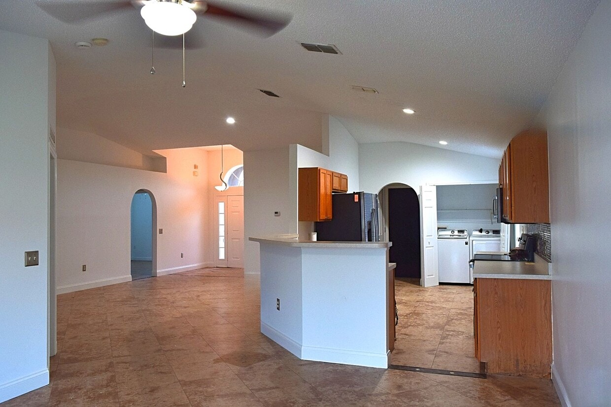 WATERFRONT Spacious 3/2 - WATERFRONT Spacious 3/2