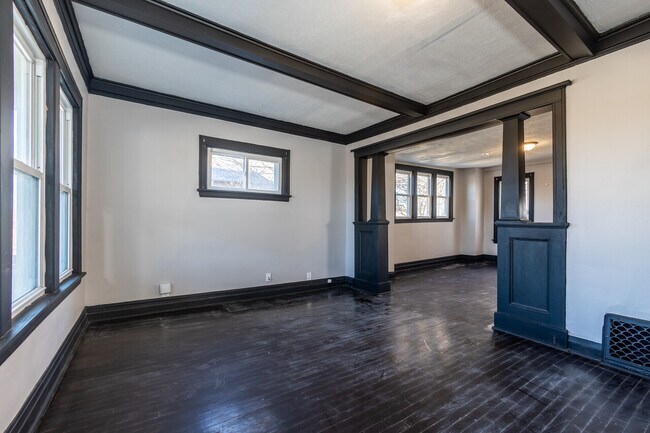 Foto del edificio - 3159 Grand Ave