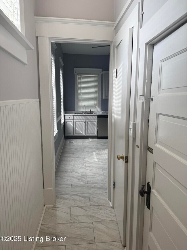 Foto del edificio - 1529 Christy Ave