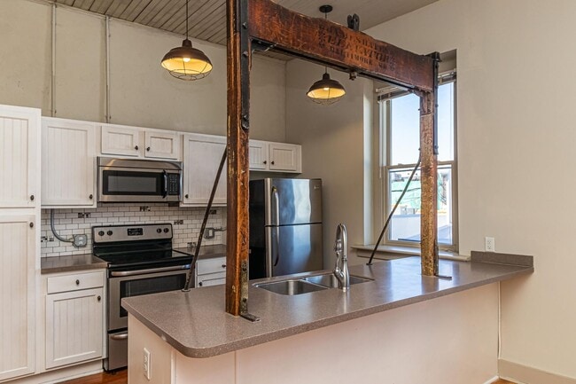 Building Photo - Wilson Furniture Company Lofts- Unit D
