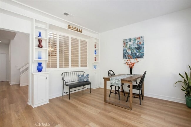 Building Photo - 15 Meadowbrook