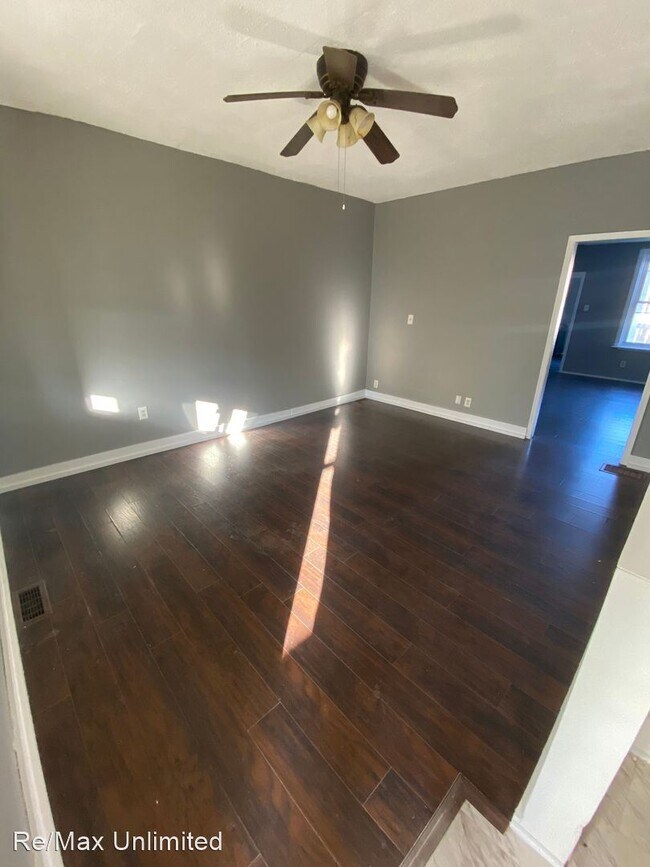 Foto del edificio - 2 br, 1 bath House - 104 3rd Ave