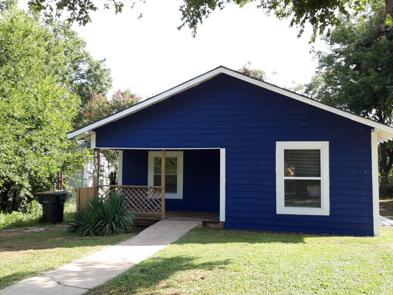 Foto principal - 1304 W Walnut Ave