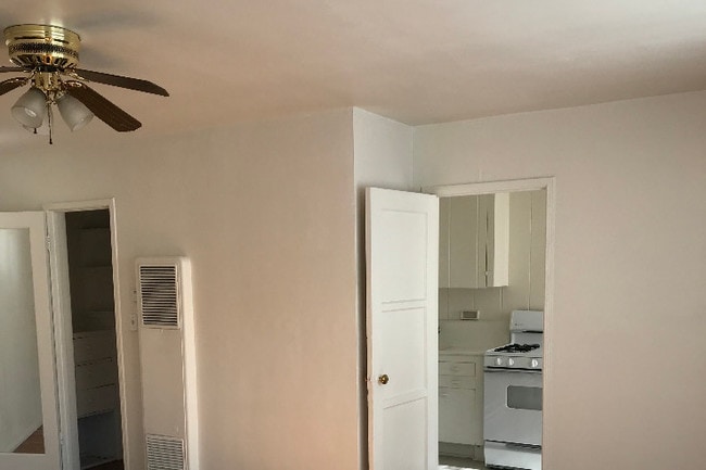 Photo - 1237 N Detroit St (Los Angeles, CA) Apartments
