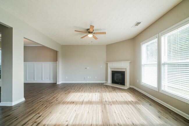 Foto del edificio - 216 Winterbury Dr