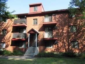 Building Photo - 1225 Bodwell Rd