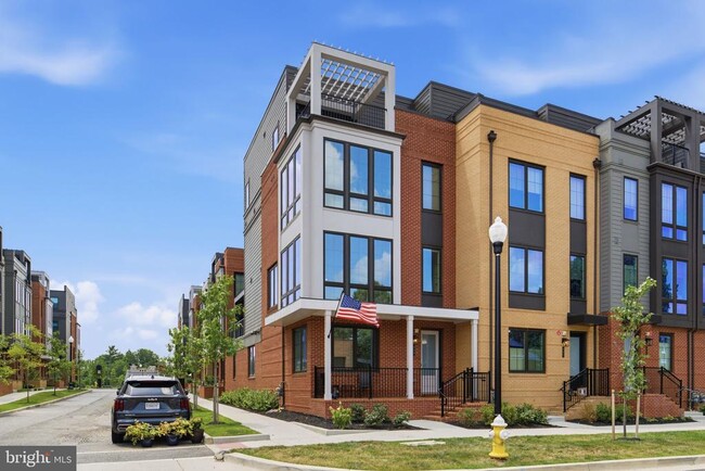 Building Photo - 329 Calvert Ave