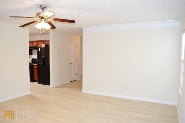 Foto del edificio - 43 Churchill Park Dr