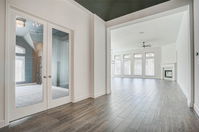 Building Photo - 9814 Chapman Trl