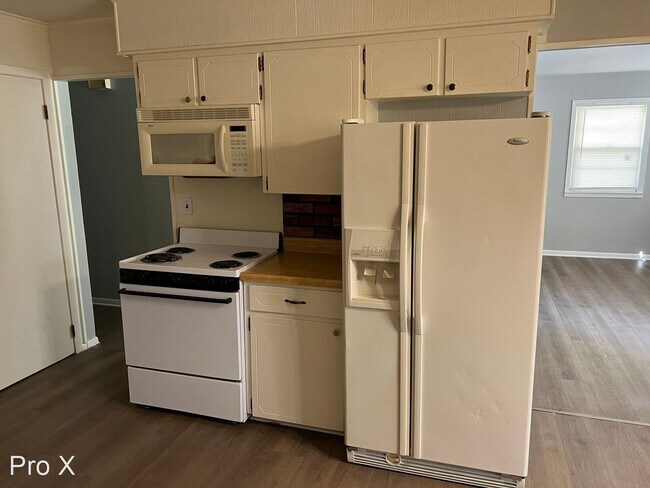 Building Photo - 3 br, 1.5 bath House - 504 Hobson Place