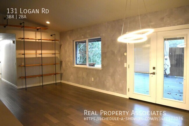 Foto del edificio - 131 Logan Rd