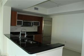 Building Photo - 3000 Oasis Grand Blvd