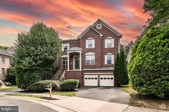 Building Photo - 3105 White Daisy Pl