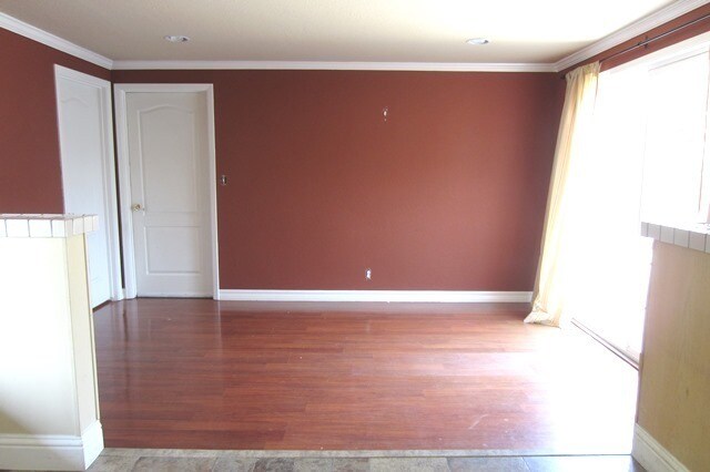 Building Photo - Cute Single Family Home in Great Location,...