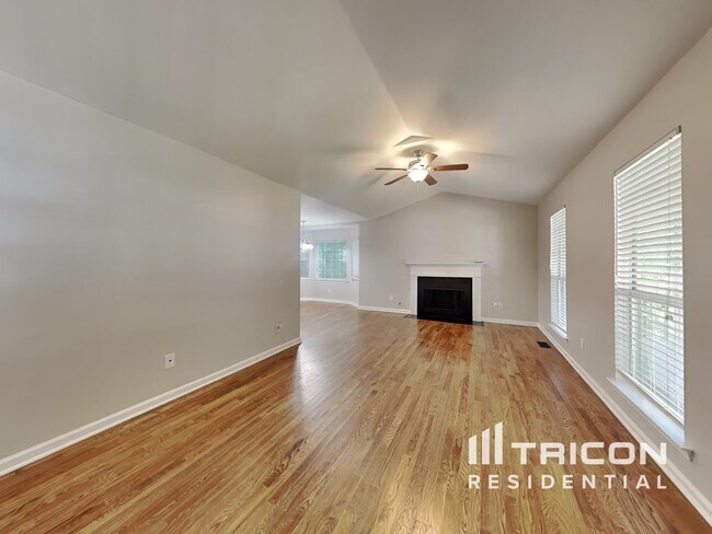 Foto del edificio - 4234 Winding Trail Way