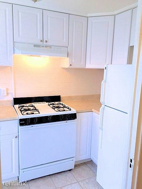 Primary Photo - 12 Linden St