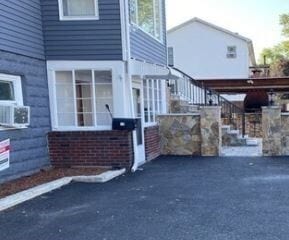 Primary Photo - 77 Bristow St