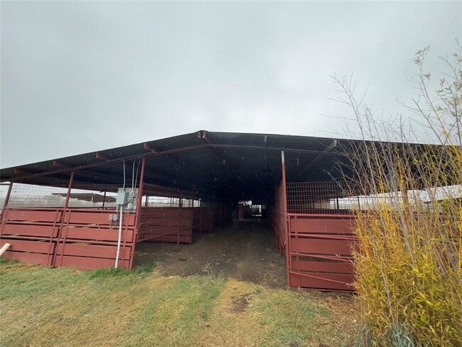 Building Photo - 100 Simmons Family Farm Rd