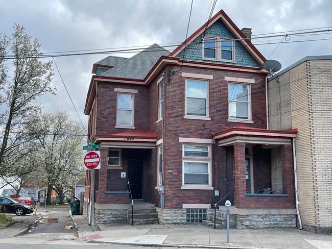 Foto del edificio - 1565 Chase Ave