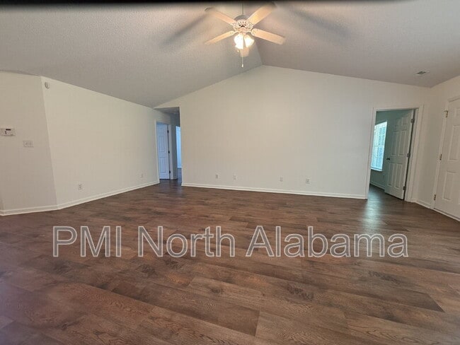 Building Photo - 111 Turnstone Ct SW