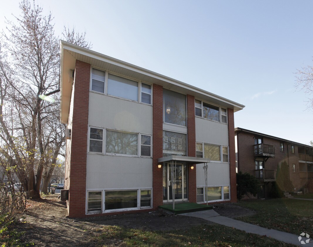 Building Photo - 3421 Holdrege St