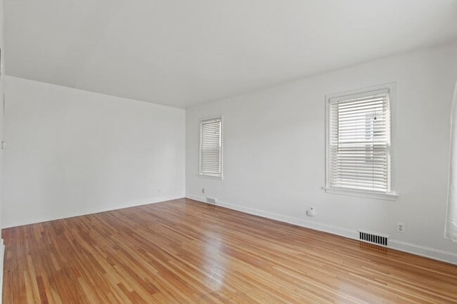 Foto del edificio - 3034 N 80th St