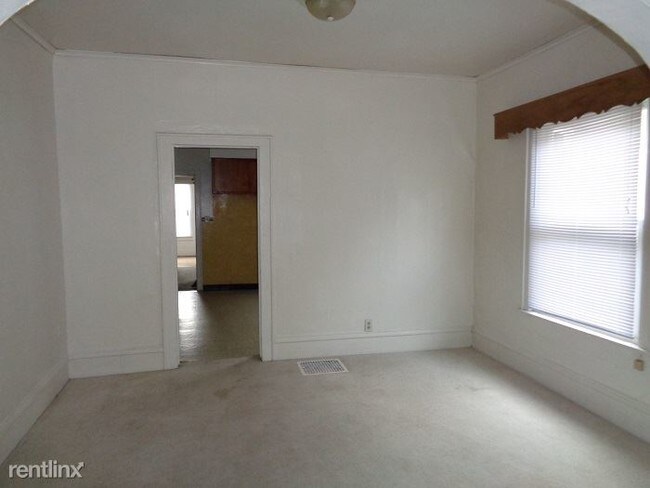 Foto del edificio - 4 br, 1 bath  - 1538 Hoyt St Apt 1