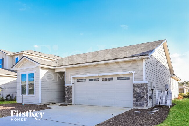 Building Photo - 3809 Sunberry Ln