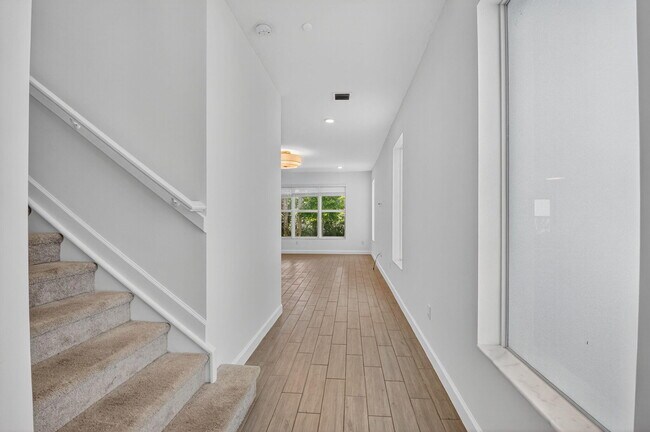 Foto del edificio - 4280 Buttonwood Dr