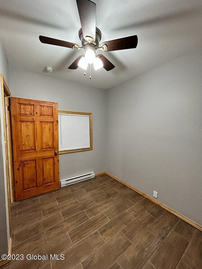 Foto del edificio - 227 Clinton Ave
